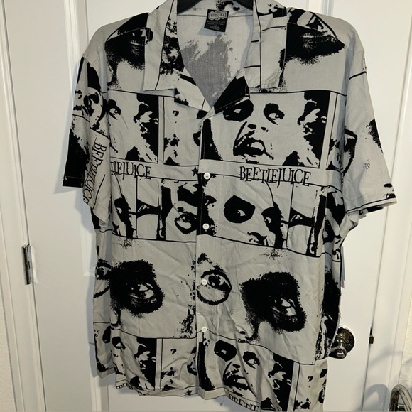 Beetlejuice Other - Beetlejuice Men’s XL (46/48) Lightweight Button Down Shirt NWT Hallowe’en